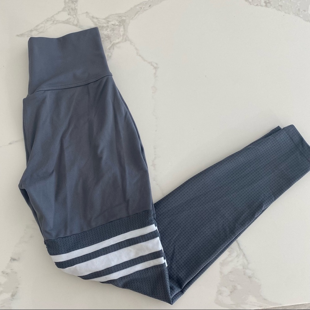 Bombshell grey leggings